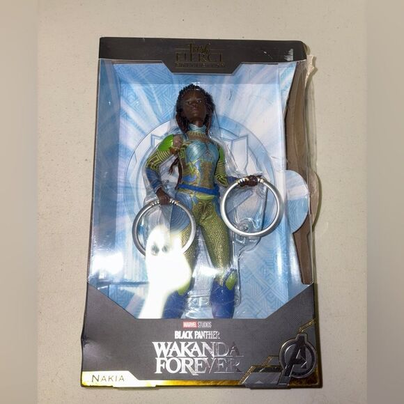 Nwt* Nakia black panther wakanda forever damaged packaging no damage to figure - Picture 1 of 1